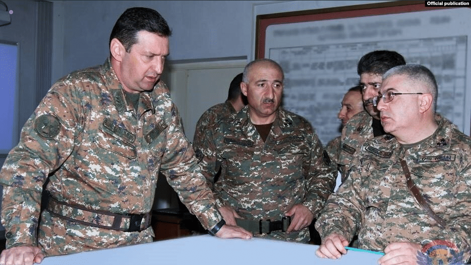 Retour sur la lourde peine de prison pour un ancien commandant de l’armée du Karabakh jugé à Erevan