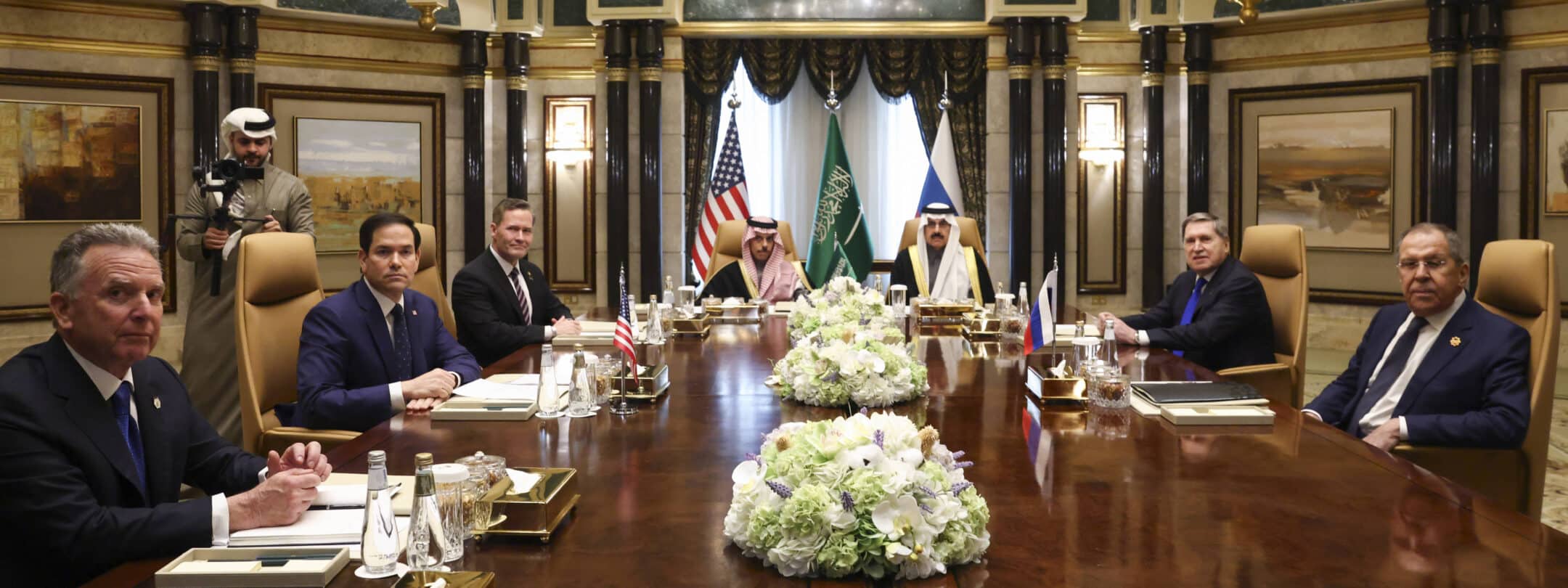 L&rsquo;Iran inquiet suit les pourparlers entre les États-Unis et la Russie