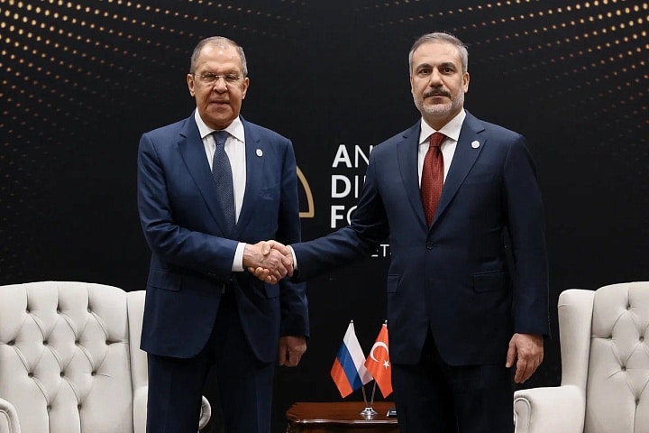 Lavrov en Turquie pour aborder « un large éventail de sujets »