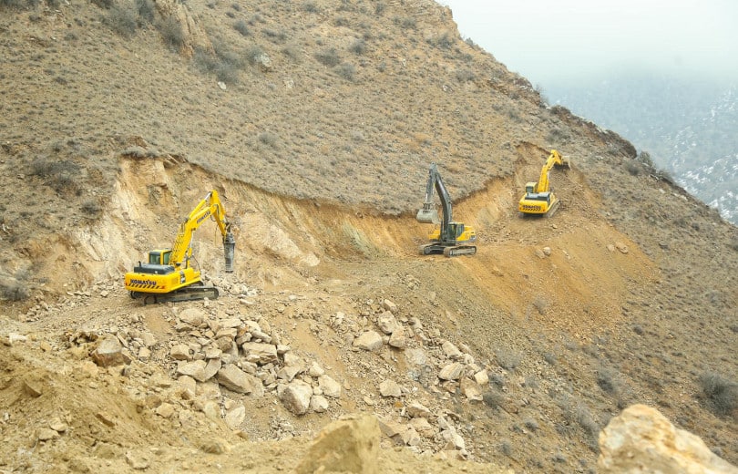 Au sud de l’Arménie, la route Meghri-M 17-Nrnadzor est en cours de construction dans la région de Syunik avec un financement du gouvernement arménien