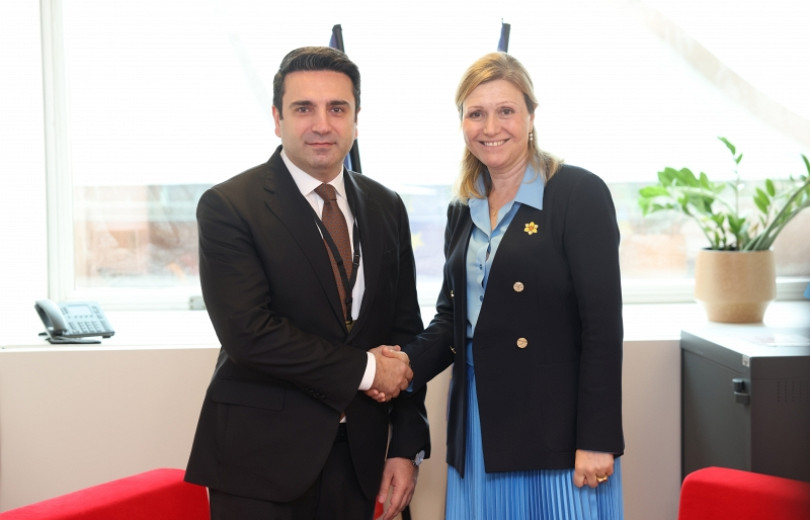 Alain Simonyan a évoqué la question des Arméniens détenus en Azerbaïdjan lors d&rsquo;une rencontre avec la présidente de l&rsquo;Assemblée nationale française Yaël Braun-Pivet