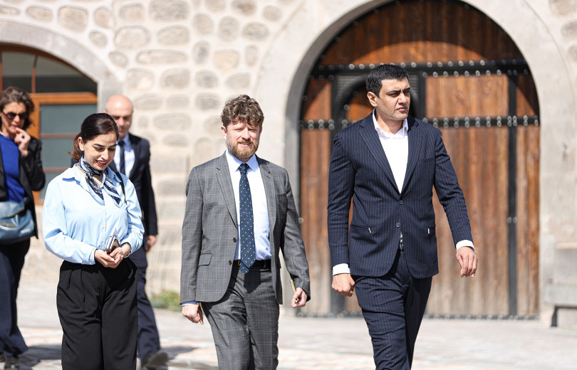 L’ambassadeur de France était à Goris dans la région de Syunik (Arménie) et discuta également des possibilités d’ouverture d’un consulat de France