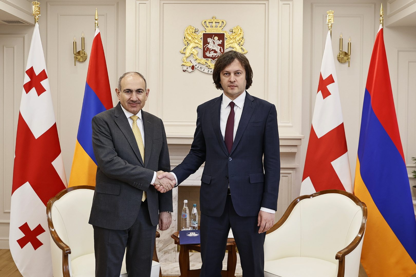 Nikol Pachinian et son homologue géorgien Irakli Kobakhidze ont tenu une réunion privée à Tbilissi