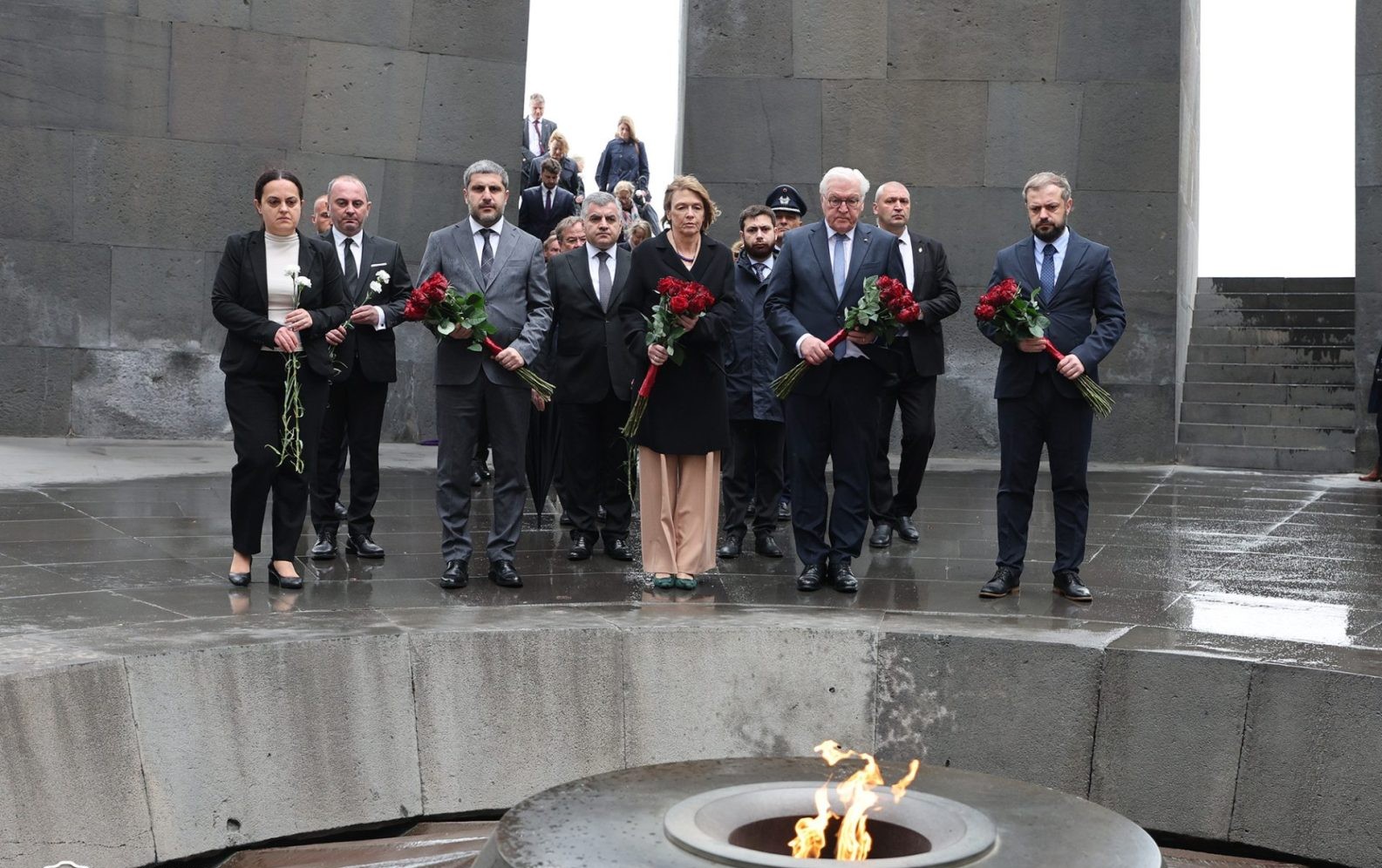 En Arménie depuis hier, le président allemand Frank-Walter Steinmeier a visité le complexe commémoratif du génocide des Arméniens