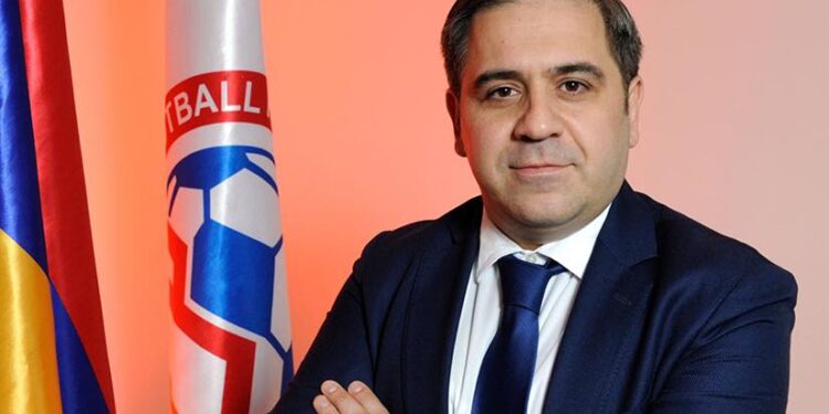 Armen Melikbekyan s’accroche à son fauteuil, le président de la Fédération arménienne de football dénonce le comportement anti-étatique de certains pour entraver le développement du football arménien