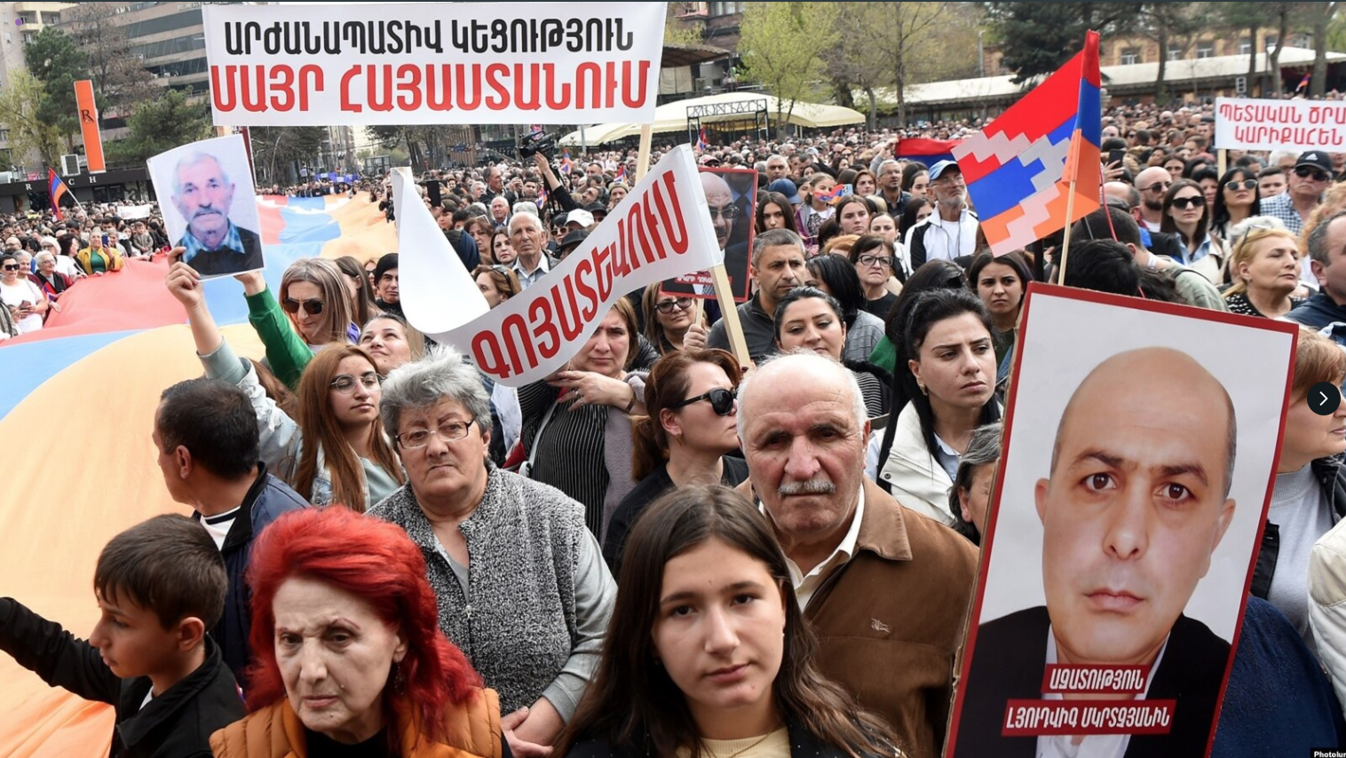 Des milliers d&rsquo;Arméniens du Karabakh manifestent à Erevan