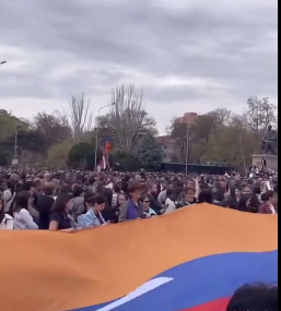 Des milliers d&rsquo;Artsakhiotes sur la place de la liberté à Erevan le 29 mars