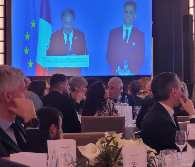 Jean-Christophe Buisson : En attendant de s&rsquo;affronter pour la présidence des Bruno Retailleau  et  Laurent Wauquiez  ensemble au dîner du  @ccaf_france