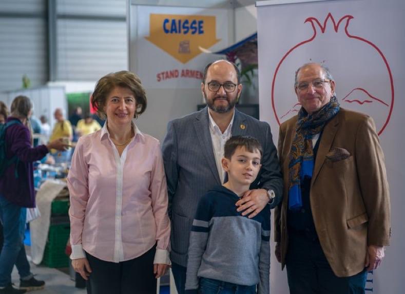 Hasmik Tolmajian  : Émotion et joie de retrouver le stand Arménie au Salon du Livre de Genève