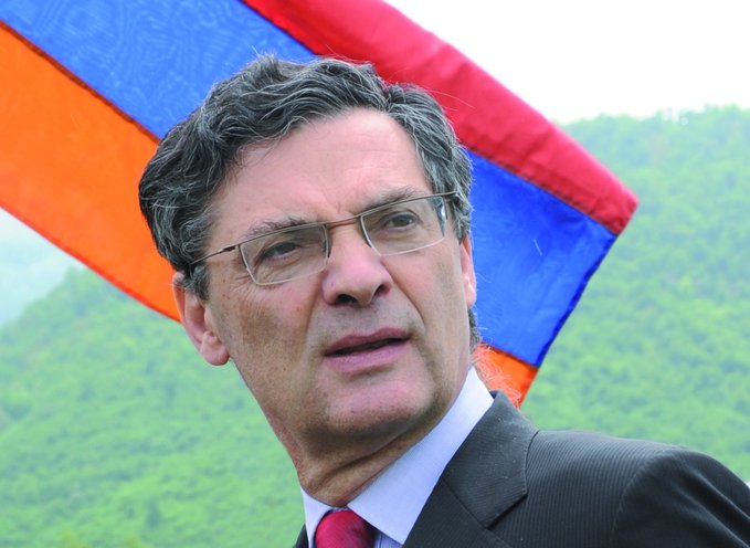 Fonds arménien : hommage à Patrick Devedjian