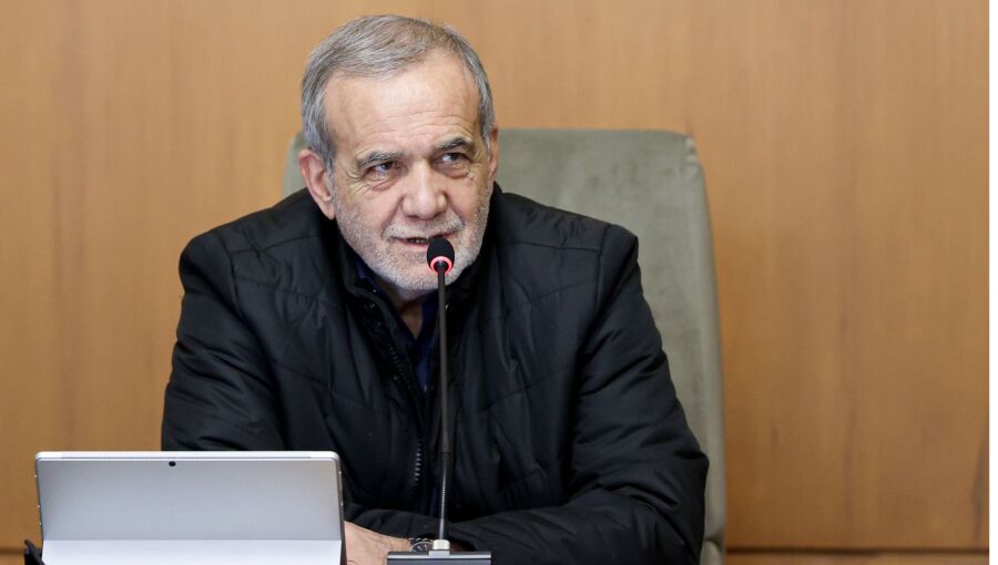 L&rsquo;Iran rejette les négociations directes avec les États-Unis en réponse à la lettre de Trump, déclare le président Pezeshkian