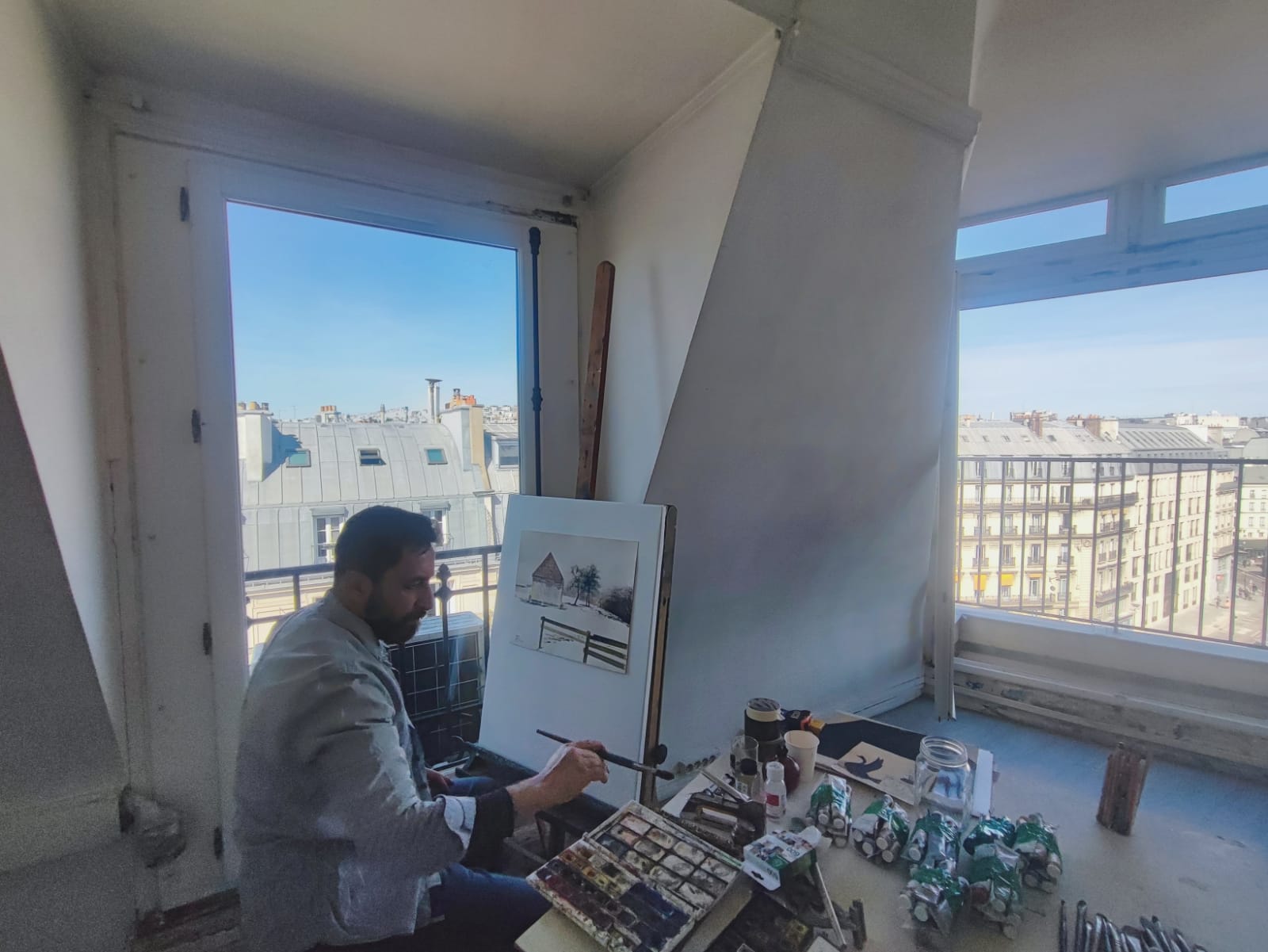 Projet Menk : le peintre arménien Harout en résidence à Paris