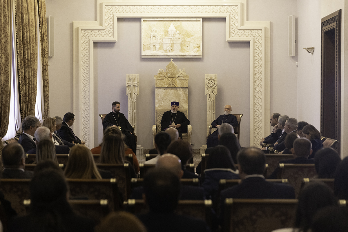 Le Catholicos de tous les Arméniens exhorte les avocats internationaux à défendre les droits des Arméniens d’Artsakh