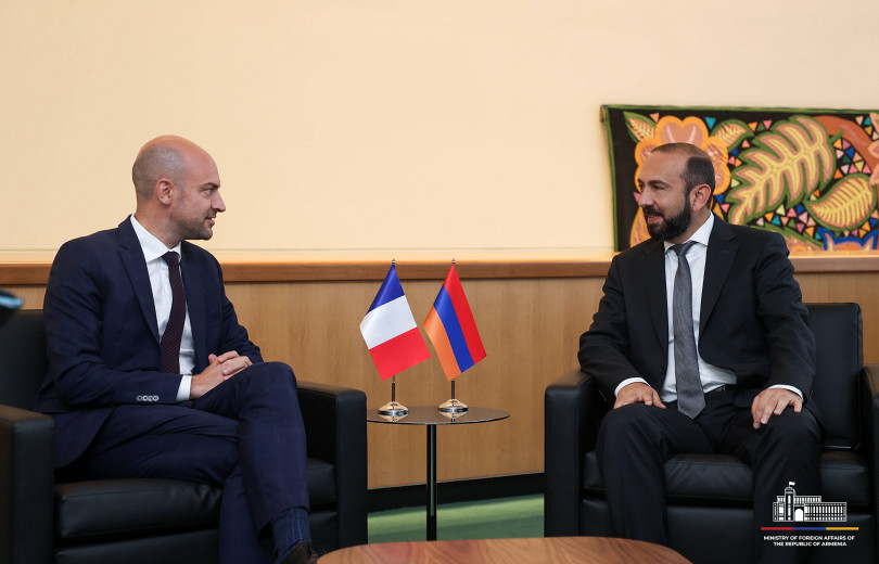 Ararat Mirzoyan a eu une conversation téléphonique avec le ministre français des Affaires étrangères