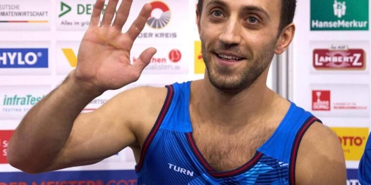 Artur Davtyan (Arménie) médaillé de bronze au saut de cheval de la 4e épreuve de Coupe du monde de gymnastique à Osijek (Croatie)