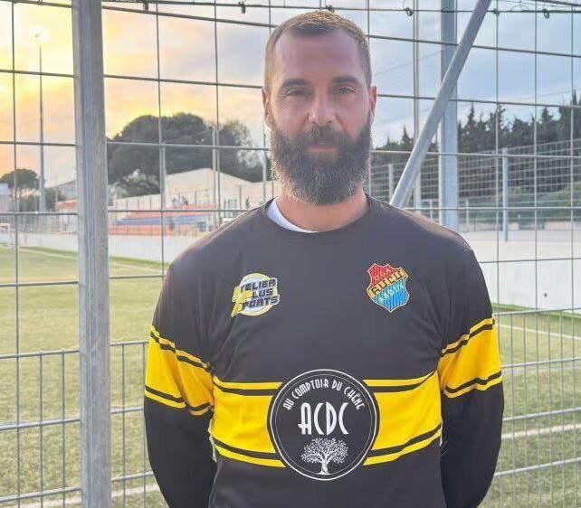 L’ex-champion de tennis français Benoit Paire se lance dans le foot, et joue désormais au club arménien l’EUGA Ardziv de Marseille