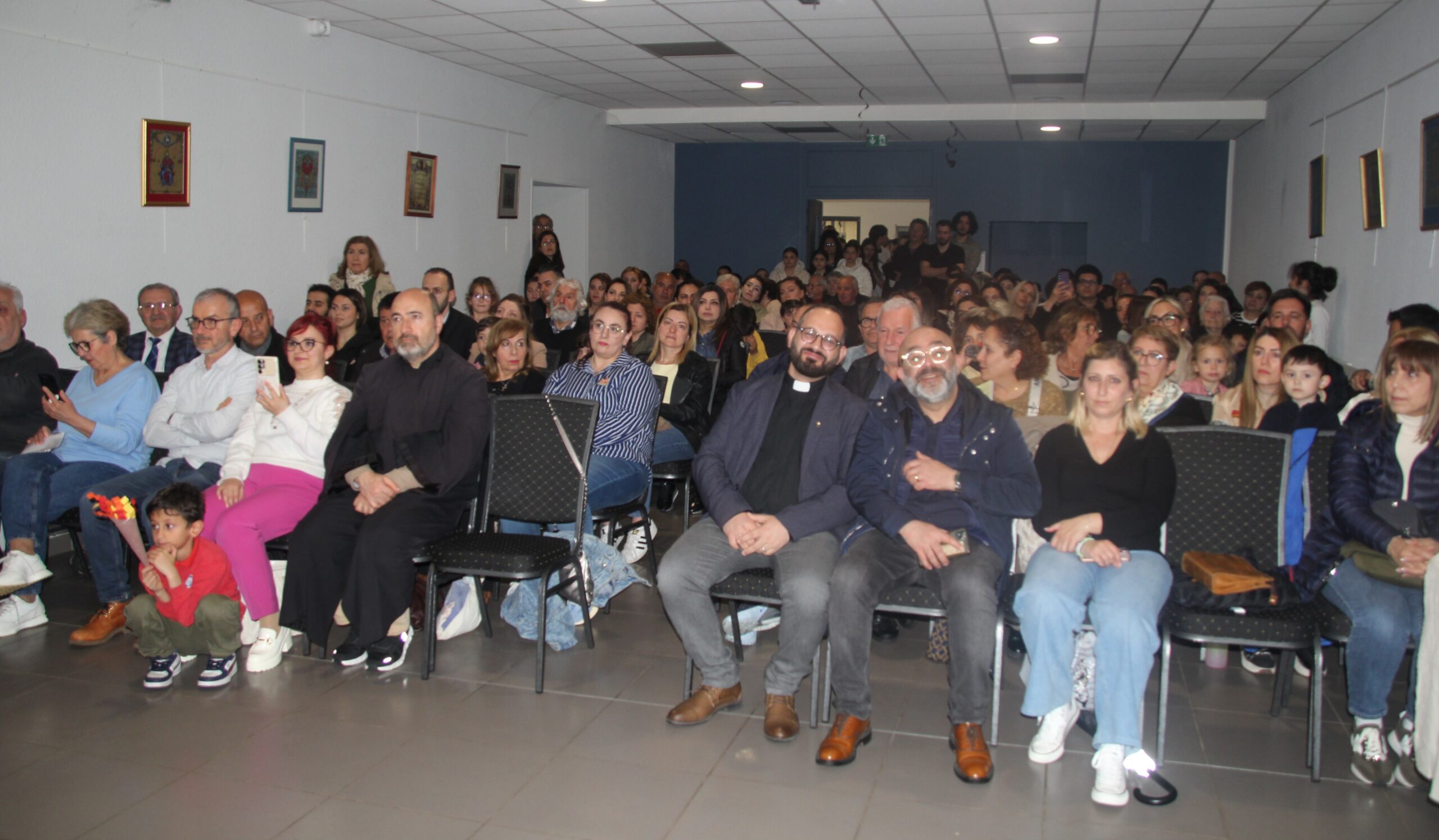 Plus de 200 personnes à la MCA de Valence pour la veillée du 110e anniversaire du génocide des Arméniens