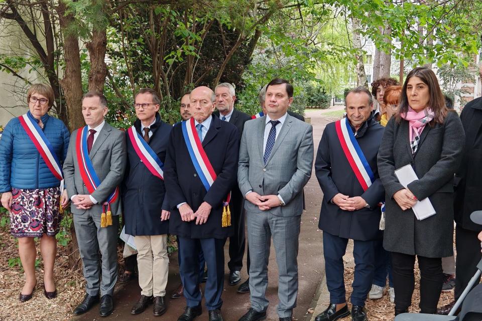 L’Ambassadeur d’Arménie en France a participé à la cérémonie officielle marquant le 110e anniversaire du génocide arménien à Charenton-le-Pont