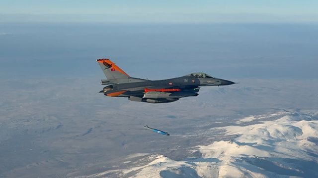 Le F-16 turc se dote d&rsquo;une nouvelle arme d&rsquo;une précision extrême et gagne en puissance aérienne à moindre coût