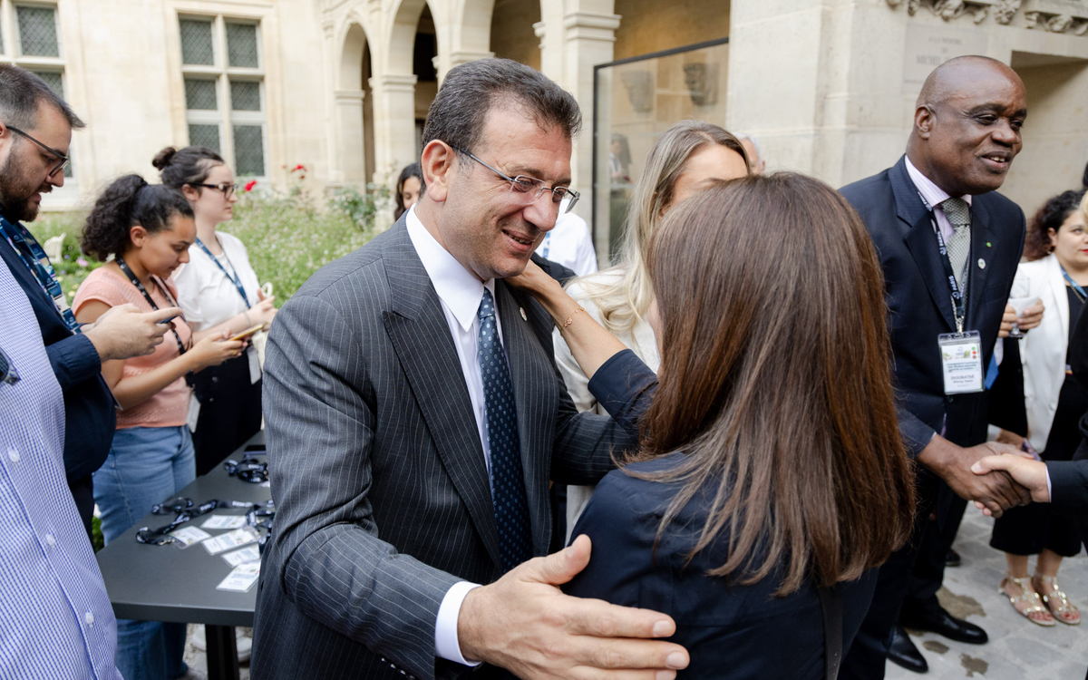Le maire d&rsquo;Istanbul fait citoyen d&rsquo;honneur de la ville de Paris