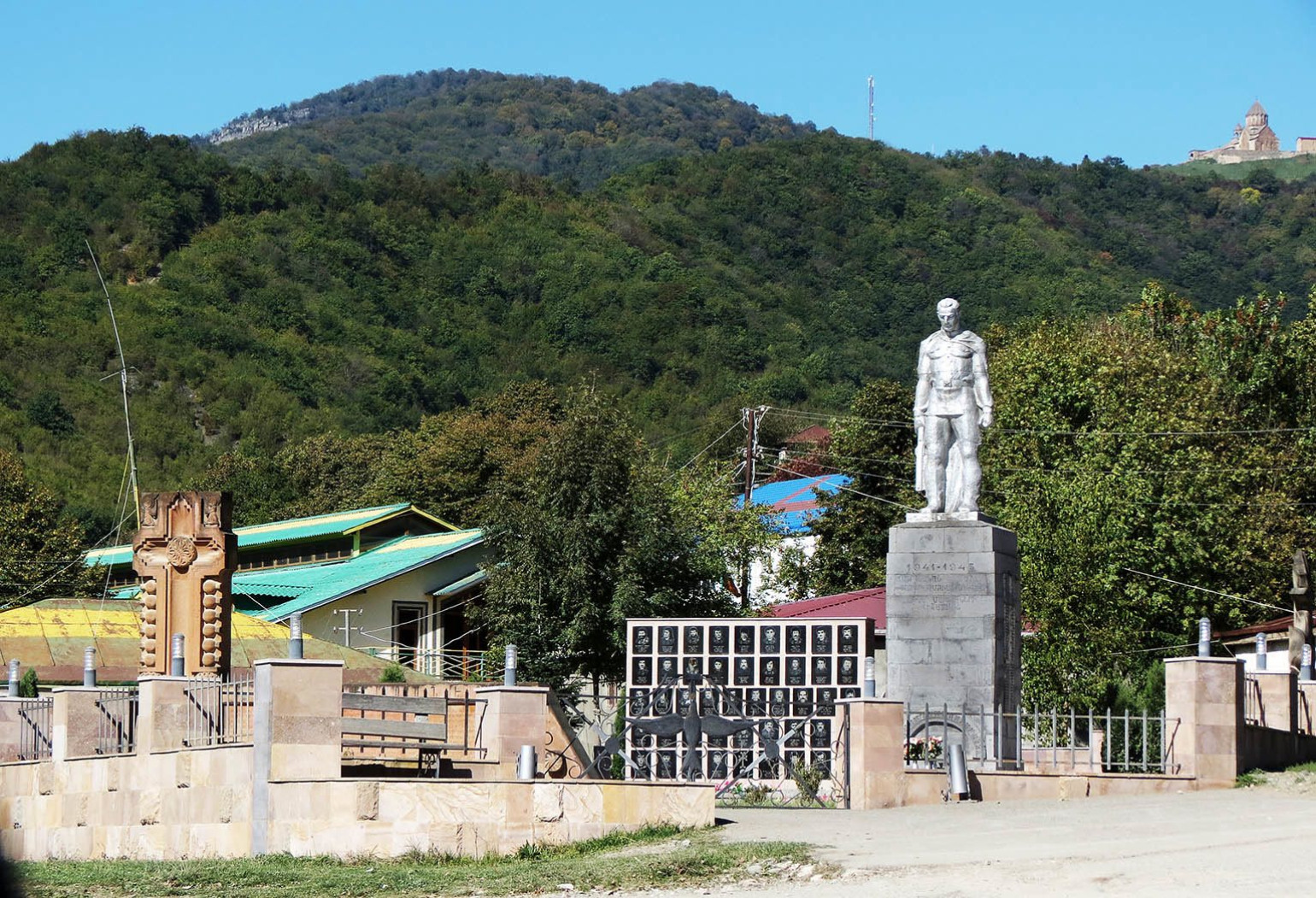 L&rsquo;Azerbaïdjan continue de détruire des monuments arméniens et des khachkars en Artsakh occupé