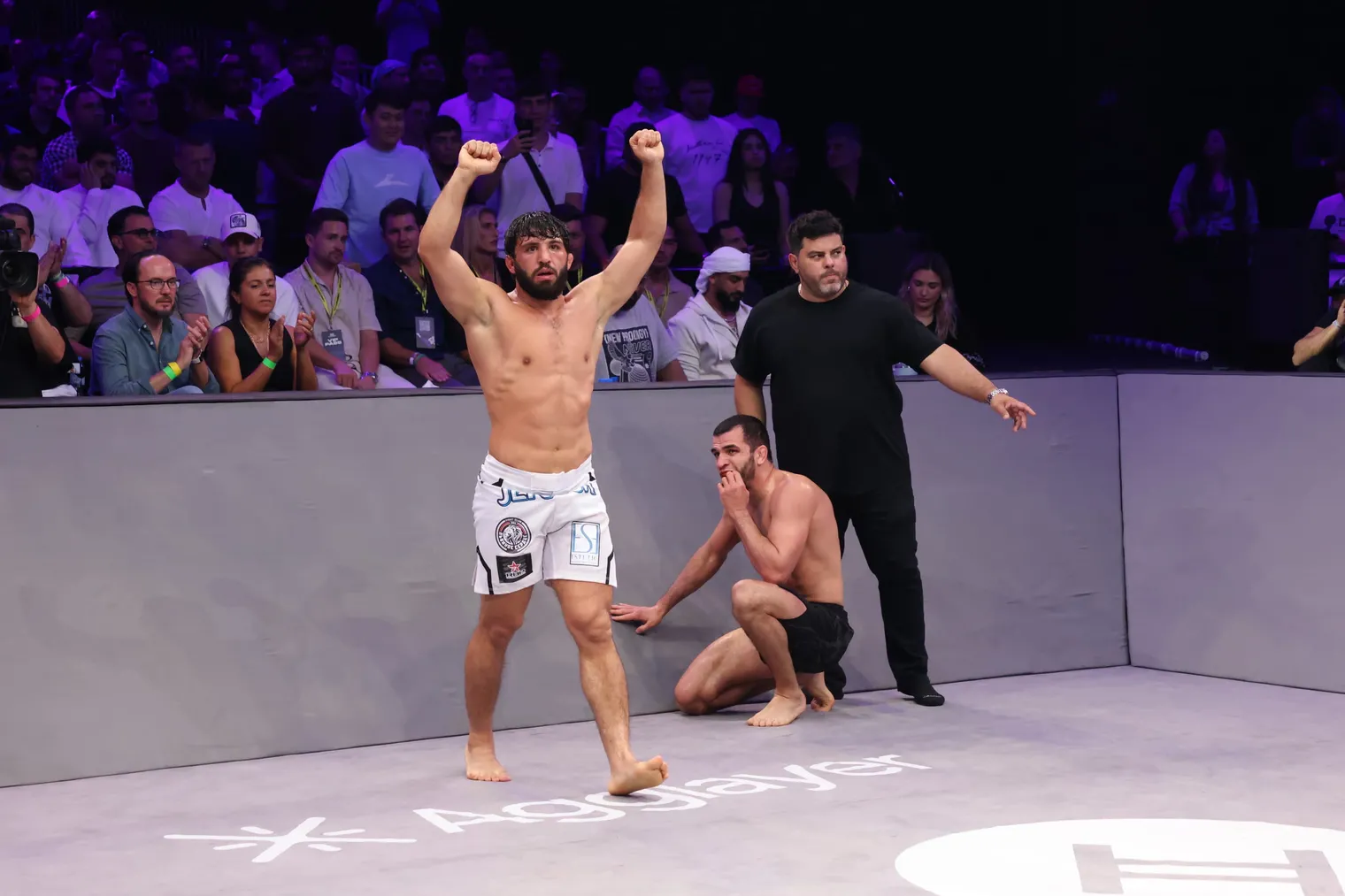 Arman Tsarukyan (Arménie) a gagné face à Magomed Zainukov en combat d’UFC hier soir à Dubaï