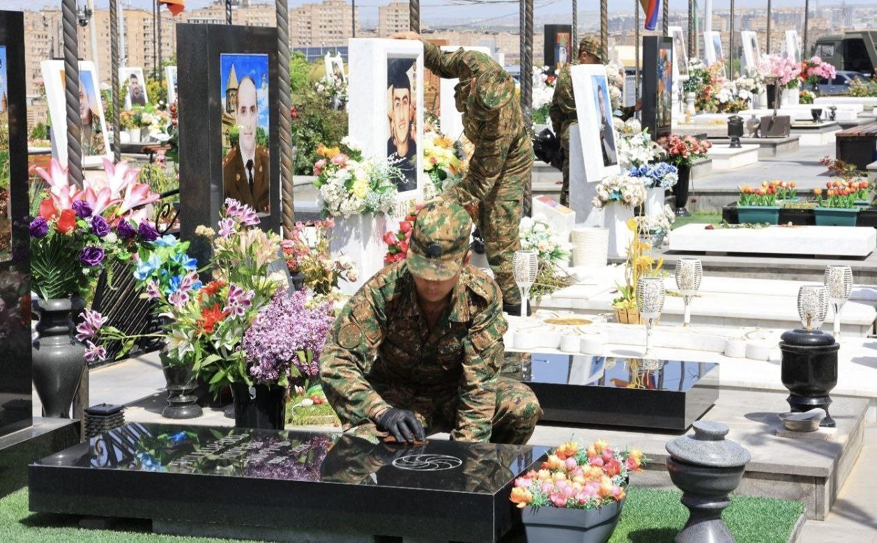 L&rsquo;armée a effectué des travaux d&rsquo;amélioration et de nettoyage panthéon militaire de Yerablur