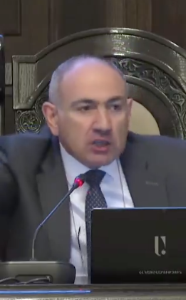 Karina Karapetyan : Pashinyan discute des conditions dans les églises alors que …