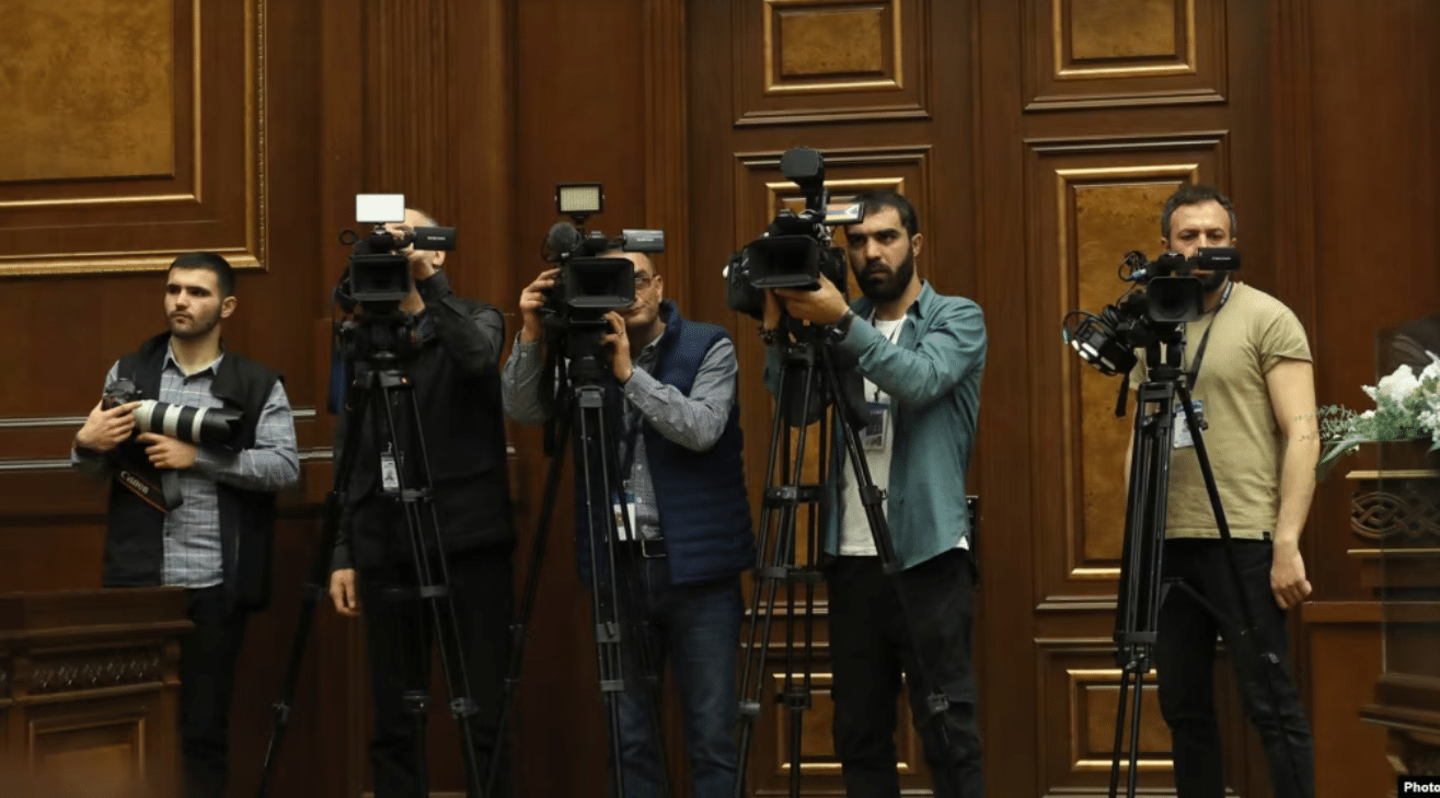 Le gouvernement accusé de vouloir restreindre la liberté de la presse
