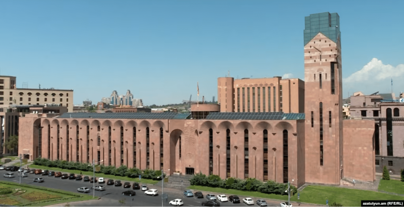 A Erevan, de nouveaux fonctionnaires municipaux arrêtés pour corruption