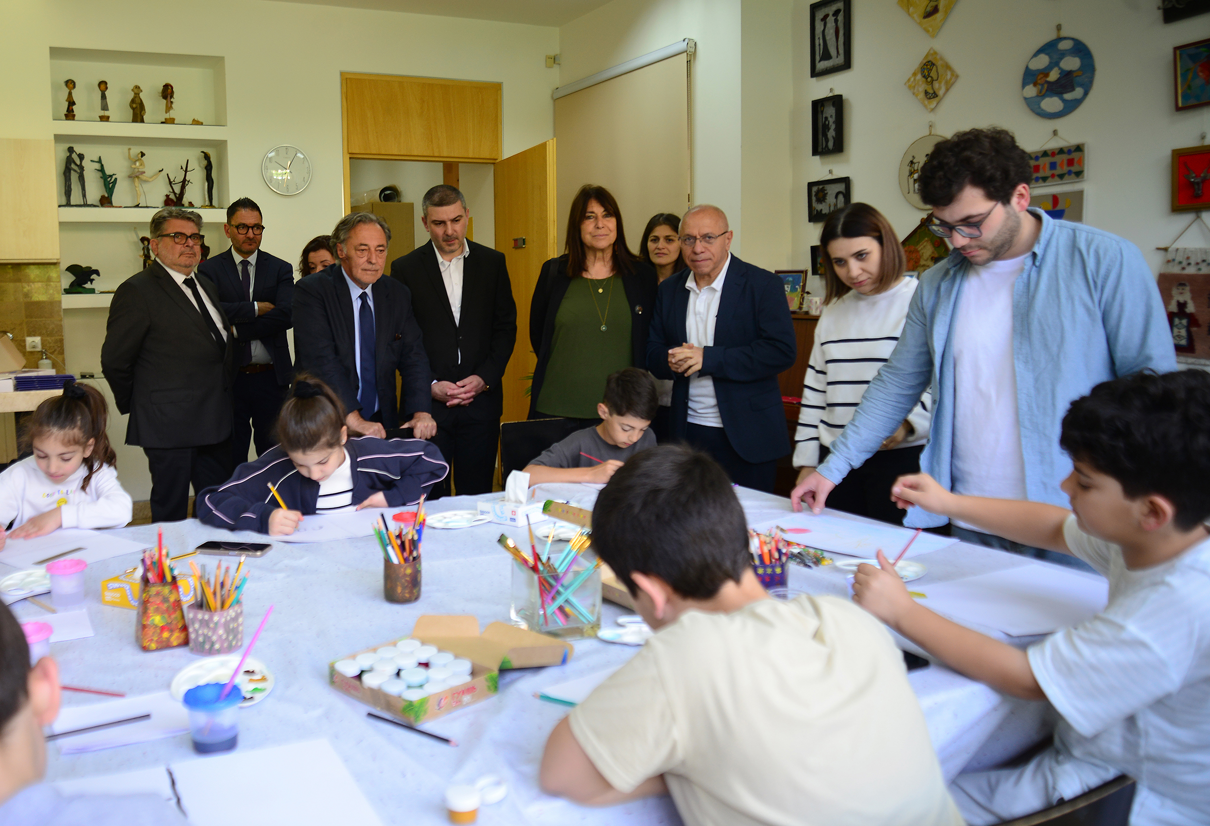 Le programme de réhabilitation « Wings » sous les projecteurs des autorités françaises : rencontre émouvante avec des enfants déplacés d’Artsakh et leurs familles