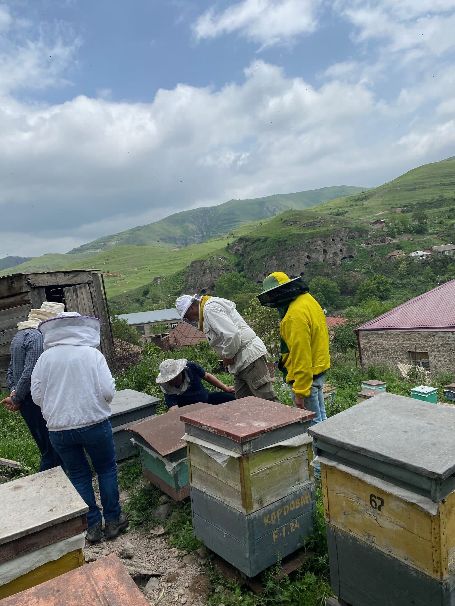 400 ruches pour les déplacés d’Artsakh dans le Syunik !