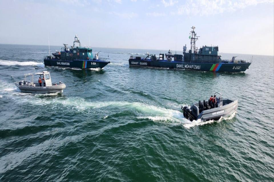 Les gardes-frontières azerbaïdjanais ouvrent le feu sur un navire dans la mer Caspienne, un ressortissant iranien tué