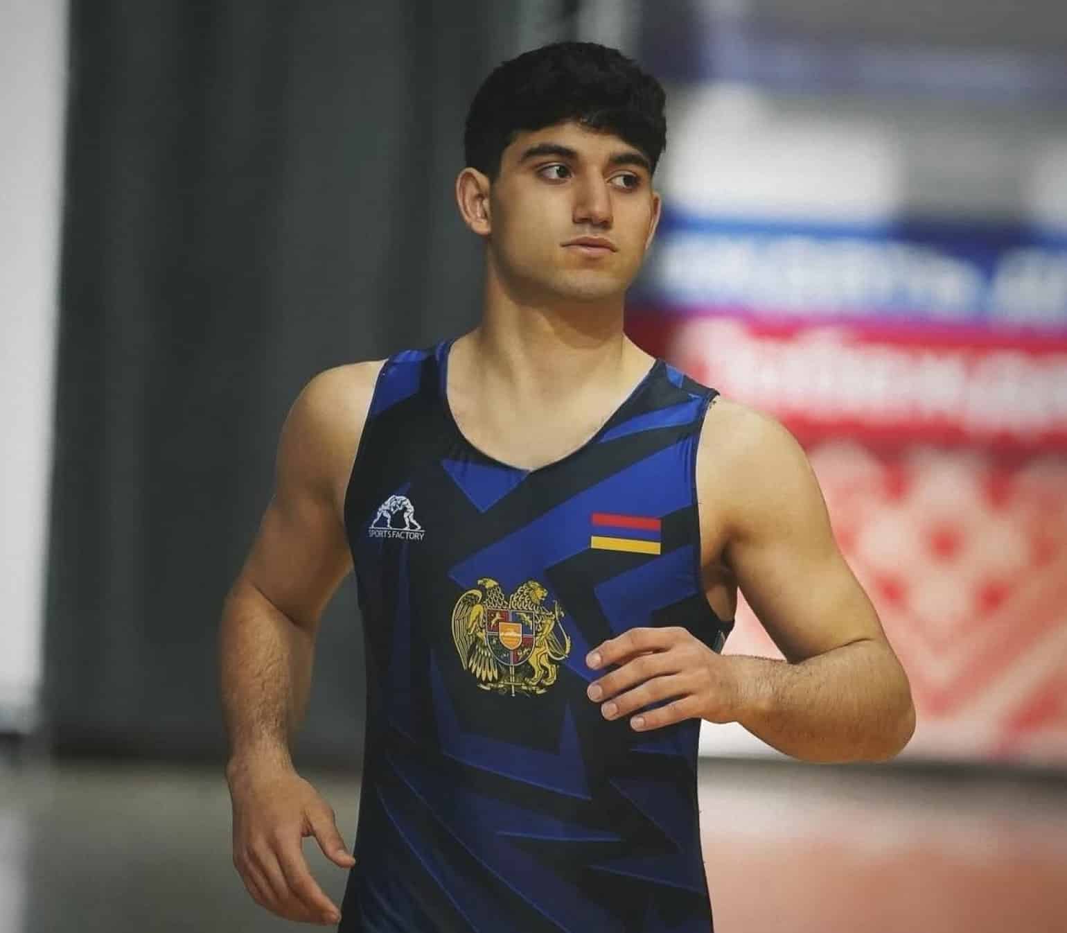 Aram Sargsyan (Arménie) a remporté la médaille d&rsquo;or aux Championnats d&rsquo;Europe de lutte gréco-romaine U15 en battant un représentant turc en finale sur le score de 9 à 0