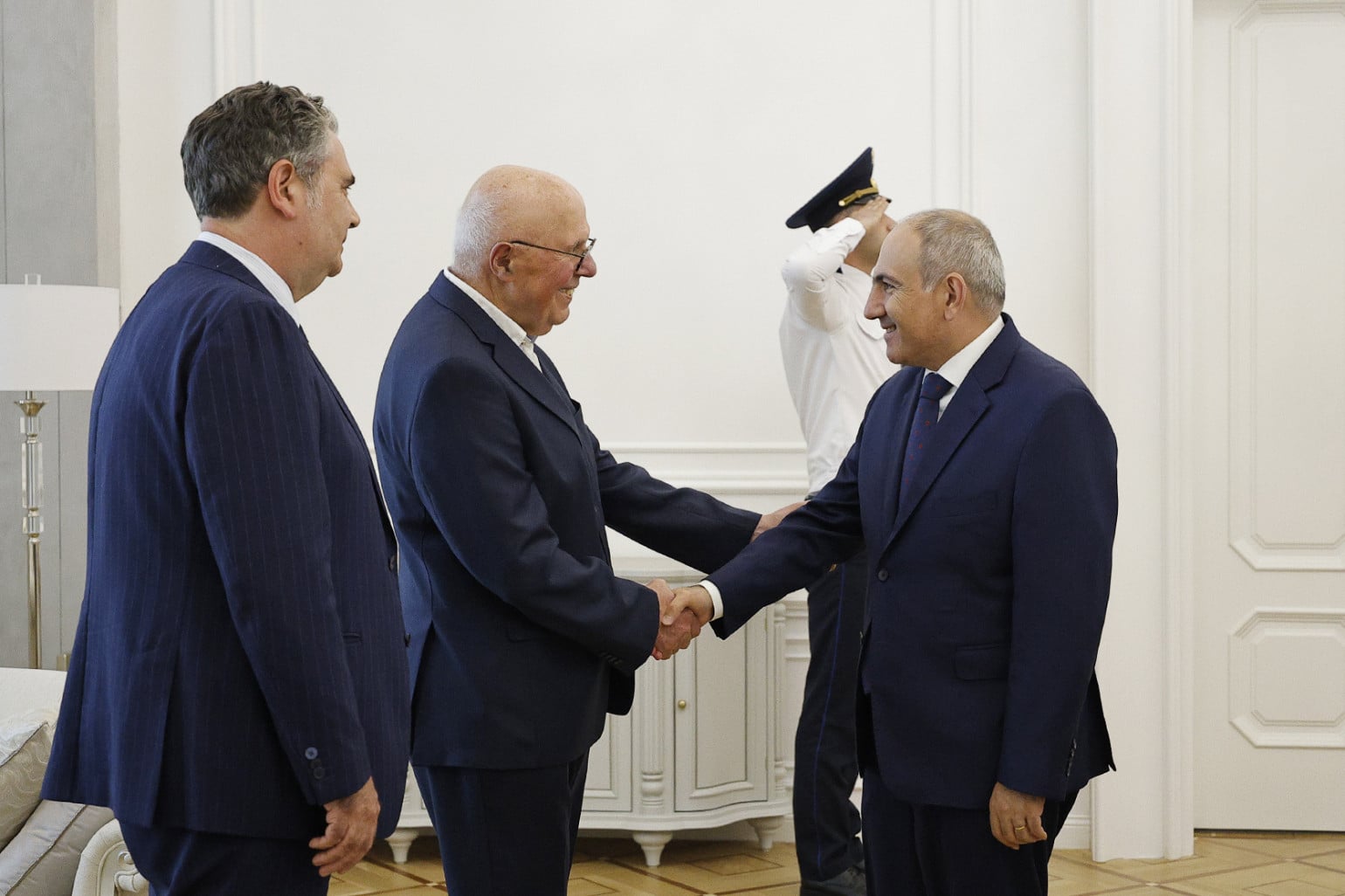 Je partage les convictions du Premier ministre Pachinian visant à renforcer l&rsquo;État arménien a affirmé Robert Aydabirian