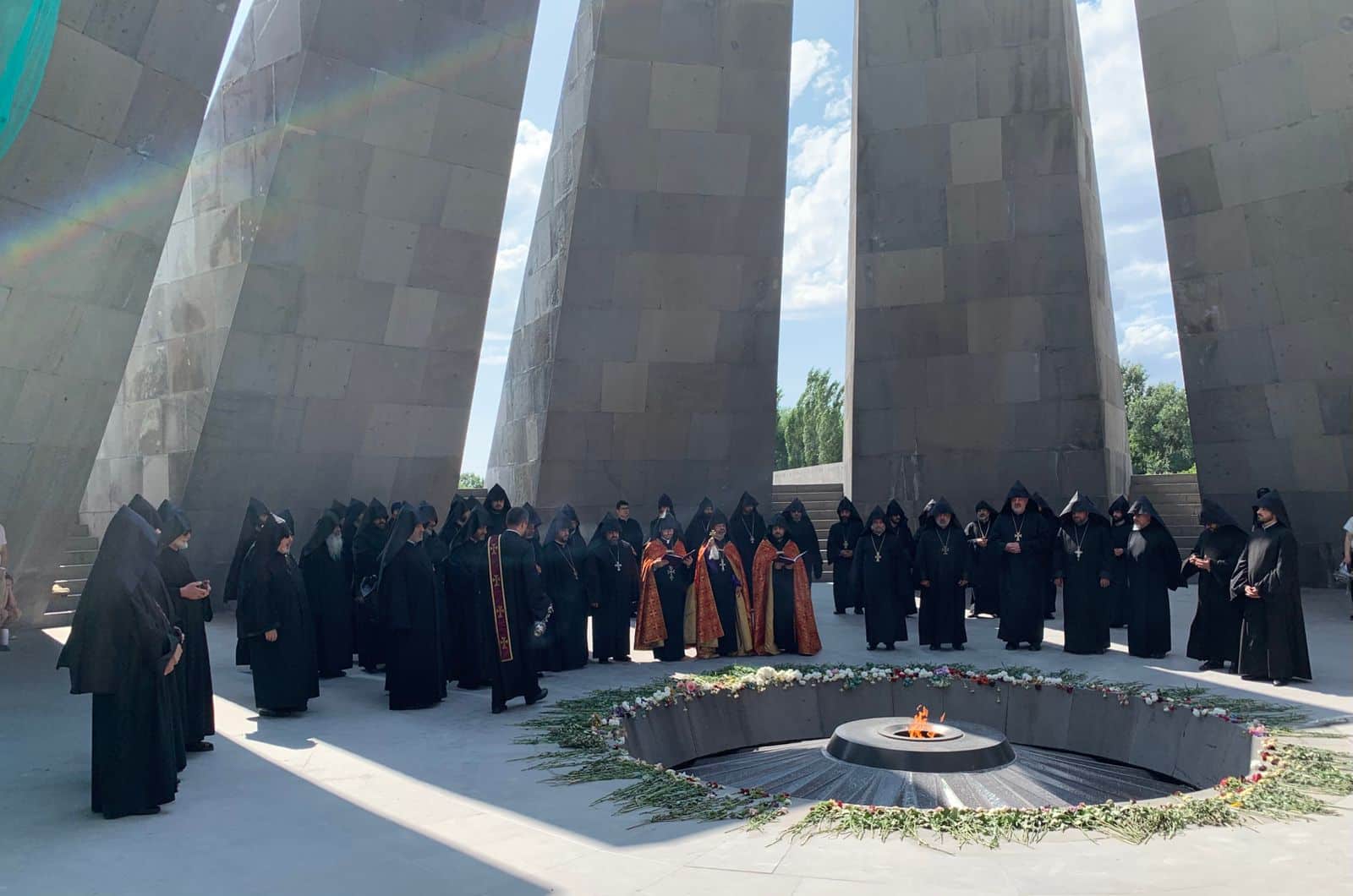 Les participants à l&rsquo;Assemblée de la Congrégation des religieux de Sainte-Etchmiadzine ont visité « Yerablur », le Panthéon Komitas et le Mémorial du génocide de Tsitsernakaberd