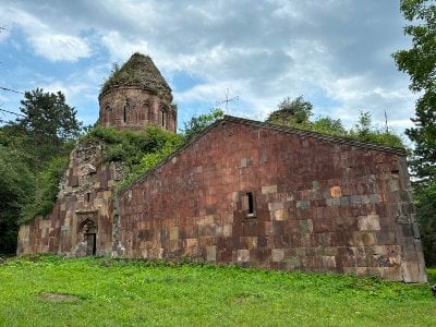 Le monastère de Khoranashat, vieux de 802 ans et situé dans la zone frontalière, est en cours de démolition selon Voskan Sargsyan