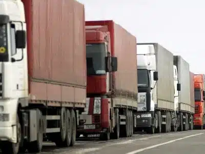Le trafic de camions arméniens à travers la Géorgie a de nouveau ralenti affirme le Ministère de l&rsquo;Économie d’Arménie