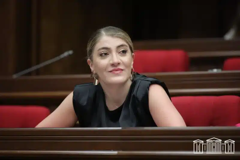 La députée Lilit Minasyan : Le Catholicos devrait quitter le Patriarcat avec beaucoup d&rsquo;amour et de générosité