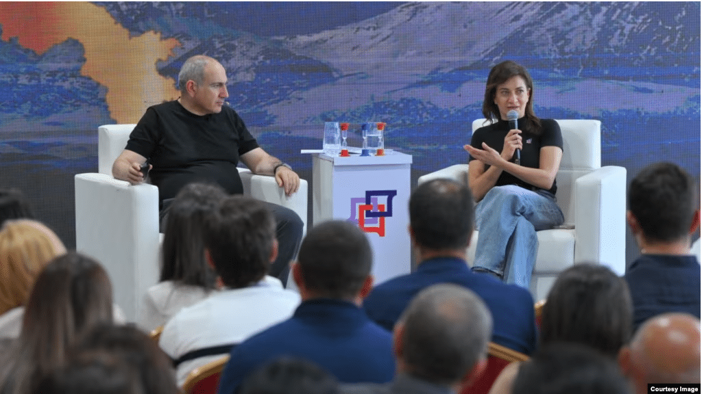 La campagne controversée de la femme de Pashinian financée par le gouvernement