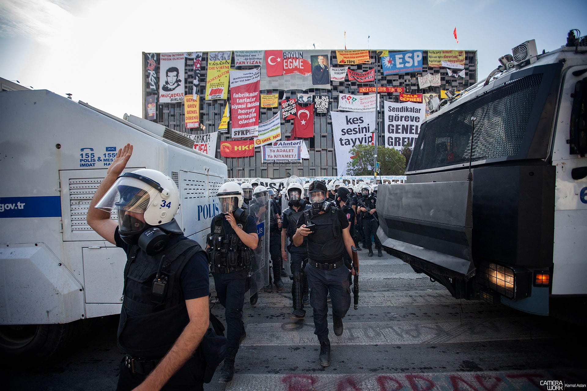 Turquie: des dizaines de manifestants arrêtés à Istanbul