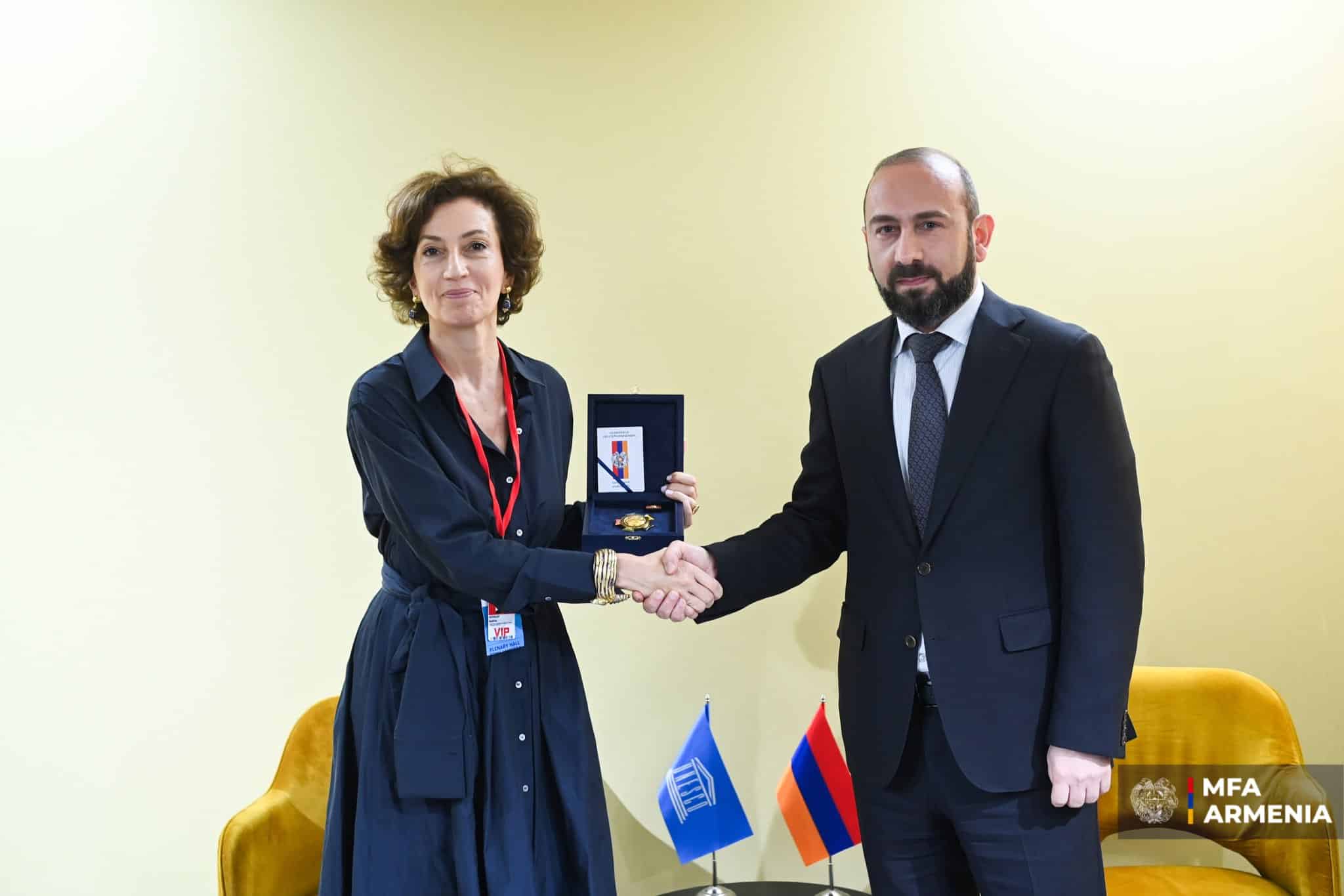 Le ministre arménien des Affaires étrangères et la directrice générale de l&rsquo;UNESCO discutent des programmes de soutien aux Arméniens déplacés de force du Haut-Karabakh