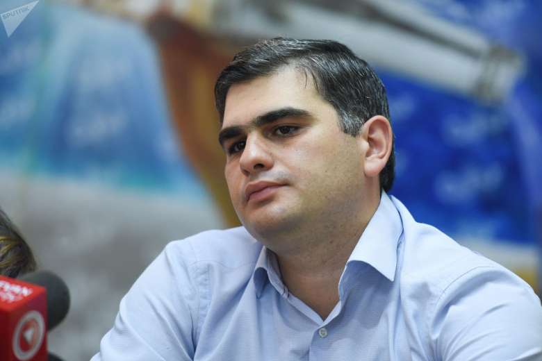 Les autorités géorgiennes tentent de « punir » les entreprises arméniennes selon l&rsquo;économiste Suren Parsyan