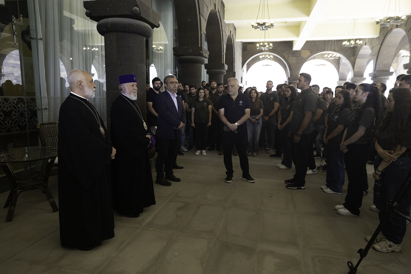 Le Catholicos de Tous les Arméniens a reçu les participants au 12e camp panarménien de la jeunesse et des étudiants de la FRA-Dachnaktsoutioun