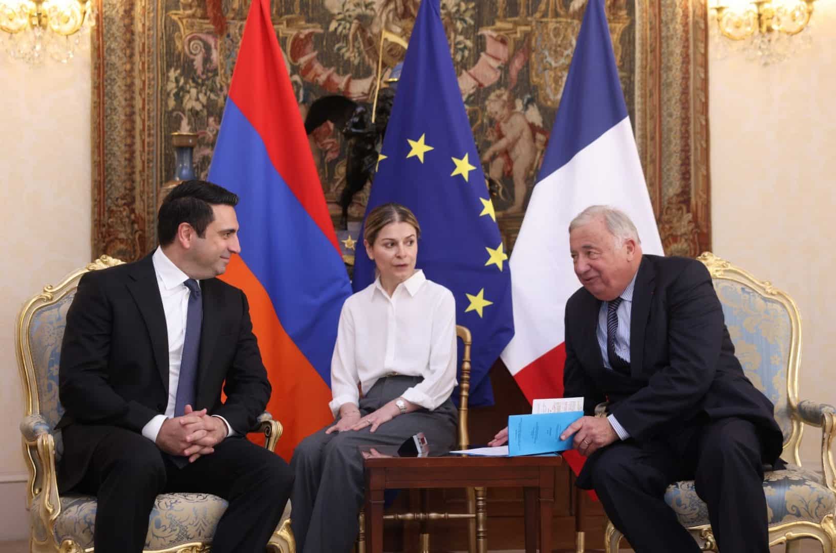 Le président de l’Assemblée nationale d’Arménie Alain Simonyan a rencontré à Paris le Président du Sénat français Gérard Larcher
