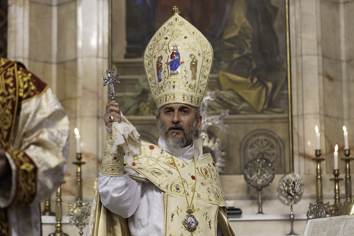 Liturgie de résistance à Etchmiadzine : l’Église apostolique arménienne face à la persécution