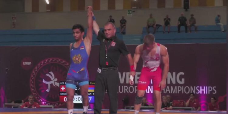 Sargis Begoyan (Arménie), champion d&rsquo;Europe U-20 de lutte libre des 61 kg à Carole (Italie)