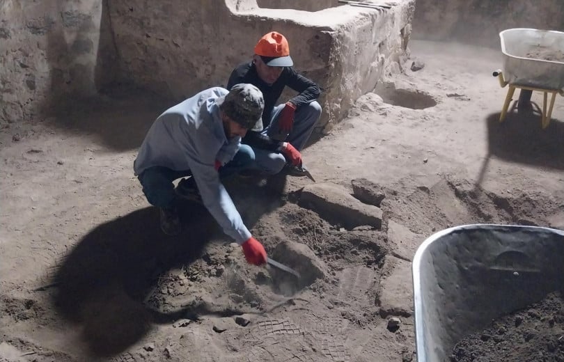 Un puits commercial contenant des pierres sacrées a été découvert en Arménie lors des fouilles dans le « Grand Désert » de Tatev, près du monastère de Tatev, qui se poursuivent