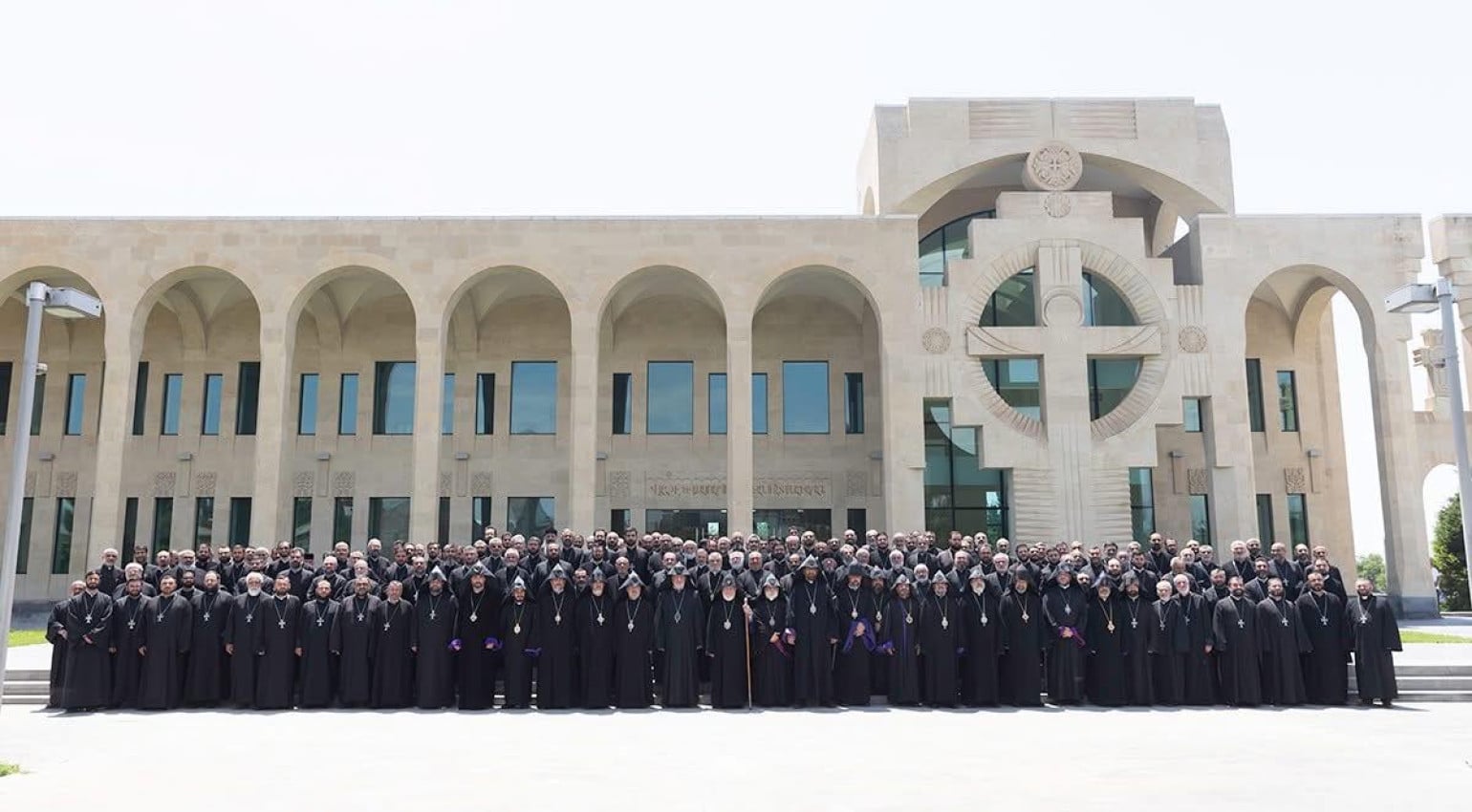 Les prêtres expriment leur soutien filial au Catholicos Karékine II d’Etchmiadzine