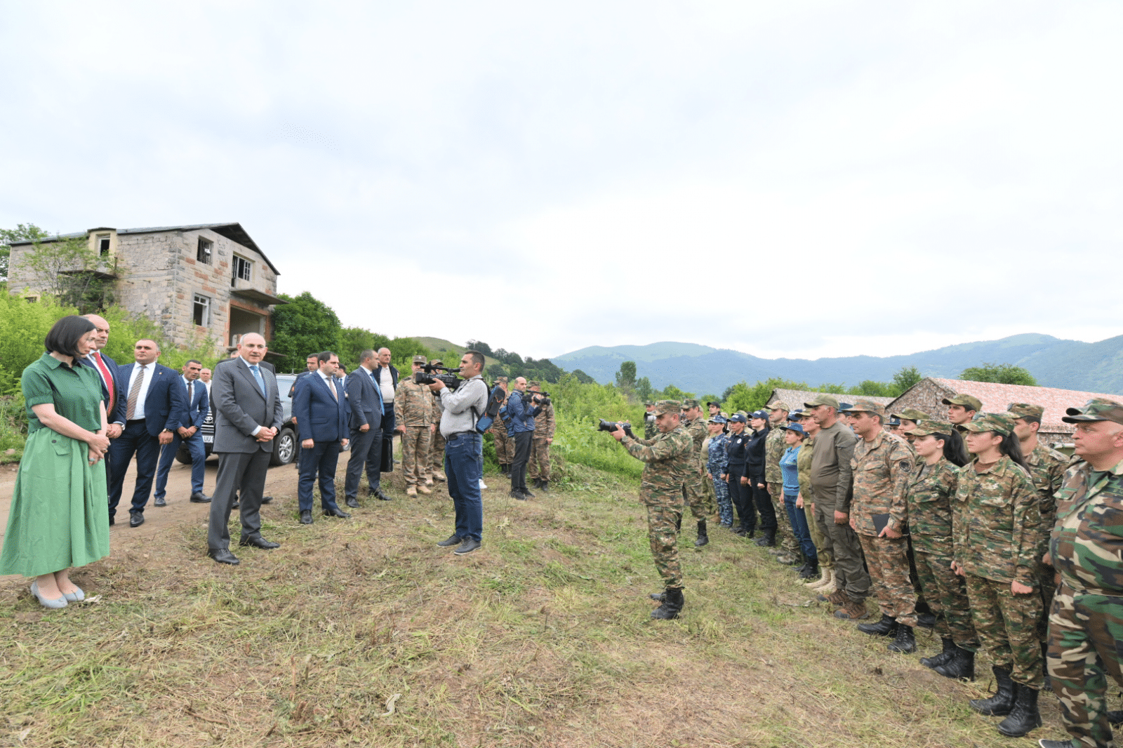 Le Premier ministre arménien a assisté aux compétitions de relais de combat des Jeux de l&rsquo;Armée dans la région de Tavush au nord-est de l’Arménie